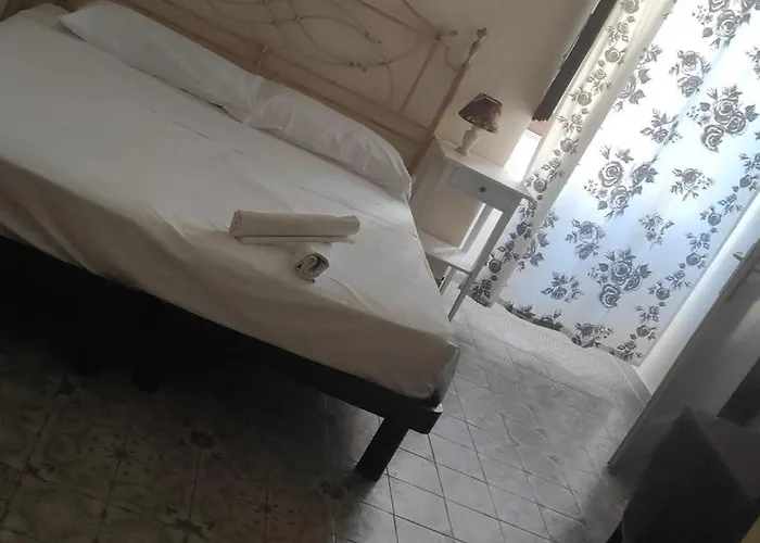 贝尔尼尼酒店 *